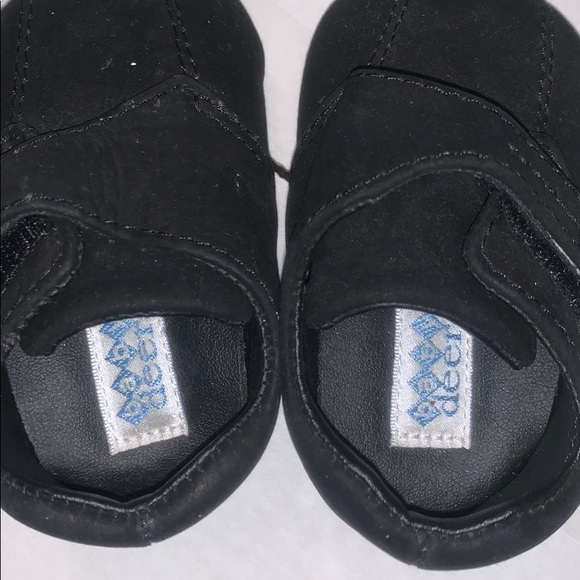 Baby shoes! NWOT - Picture 5 of 6